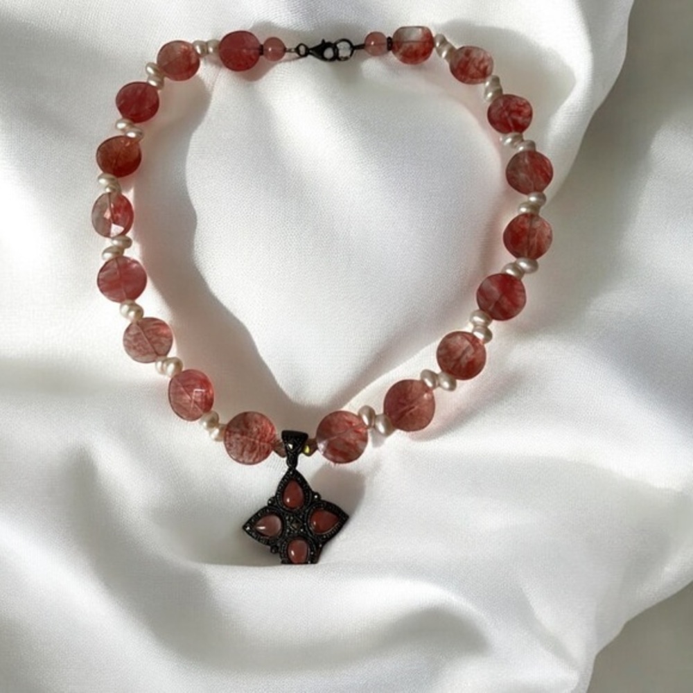 Natural cherry Quartz, pearls with sterling silver 925 pendant vintage necklace